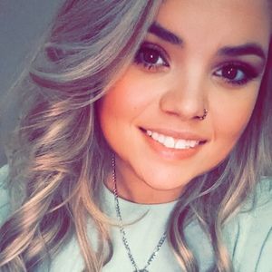 Meet your Posher, Maegan